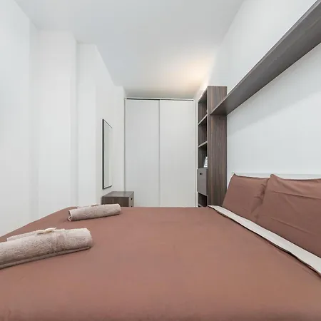 Free Private Parking - 5 Min To Metro - Access Control Guard - Quiet Apartment Milan Exterior photo